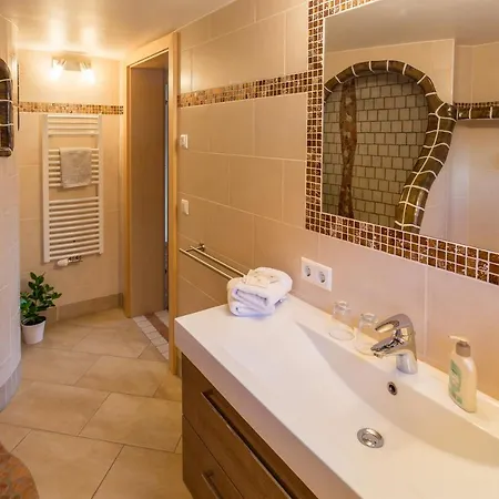 Harreiter Apartment